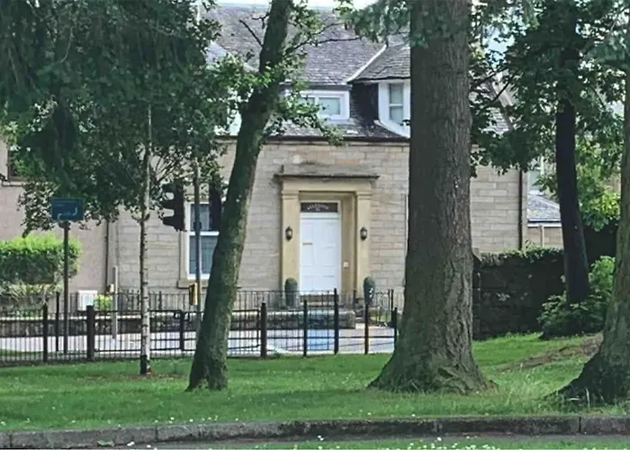 Allerton - Victorian Character Home In Stirling