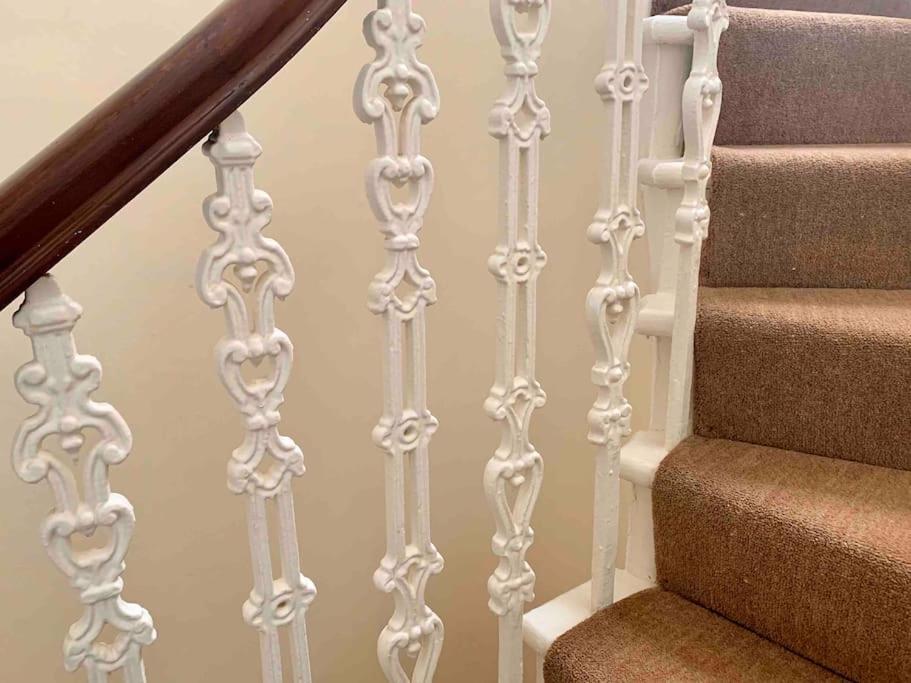 Allerton - Victorian Character In Apartment *