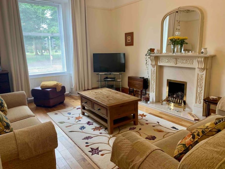 Allerton - Victorian Character In Apartment *